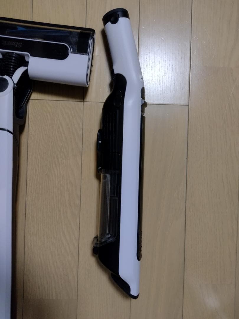 シャーク★コードレスクリーナー★CS300JWH★バッテリー新品と同等★