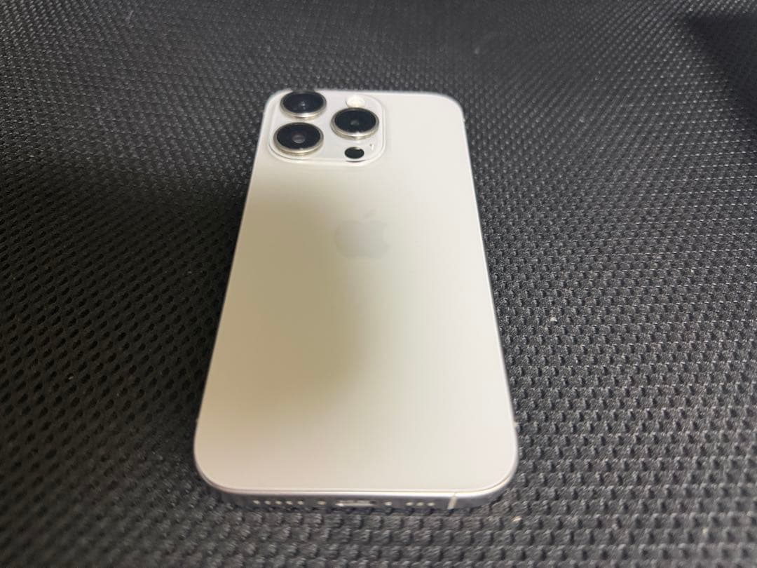 iPhone 15 Pro 256GB ナチュラルチタニウム　SIMフリー版