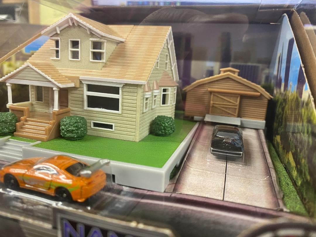 【新品・未使用】ワイルドスピード ドムの家 ジオラマ フィギュア ダイキャスト