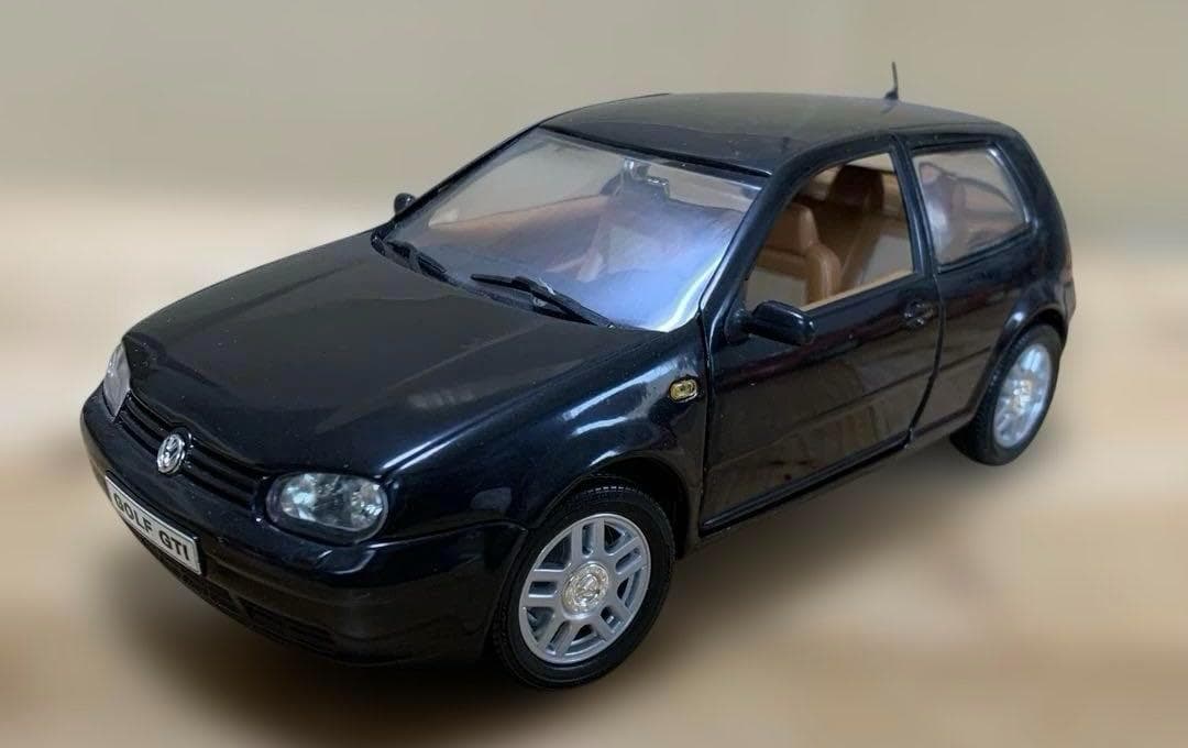 ミニカー　1/18 VW　フォルクスワーゲン　ゴルフⅣ　GTI　ブラック