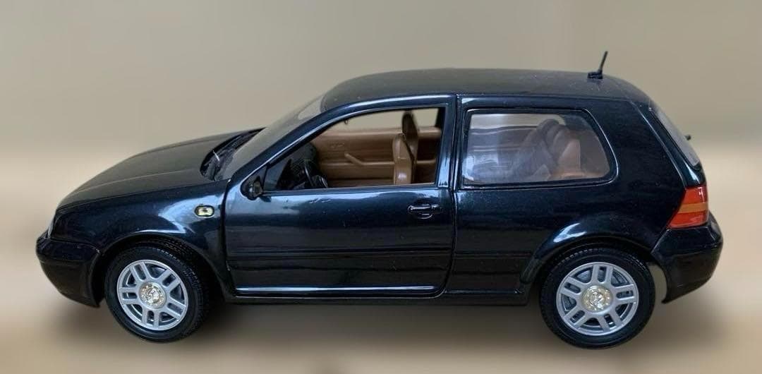 ミニカー　1/18 VW　フォルクスワーゲン　ゴルフⅣ　GTI　ブラック