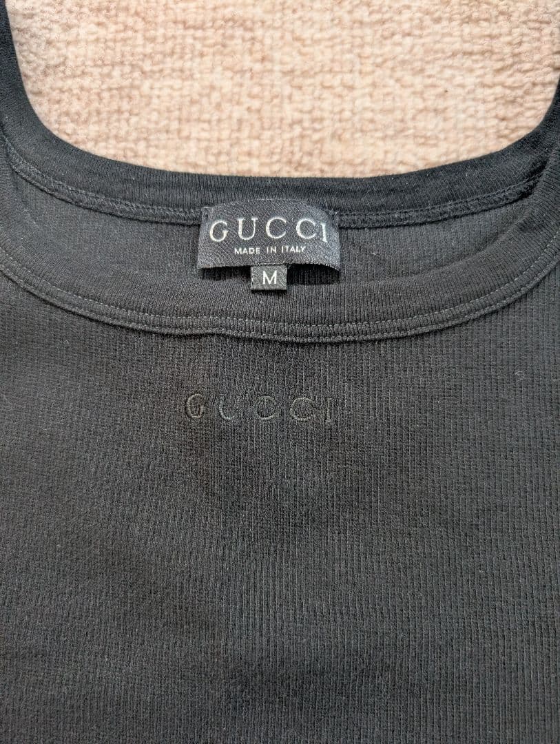 グッチ　タンクトップ　ショート丈　黒　リブ　美品