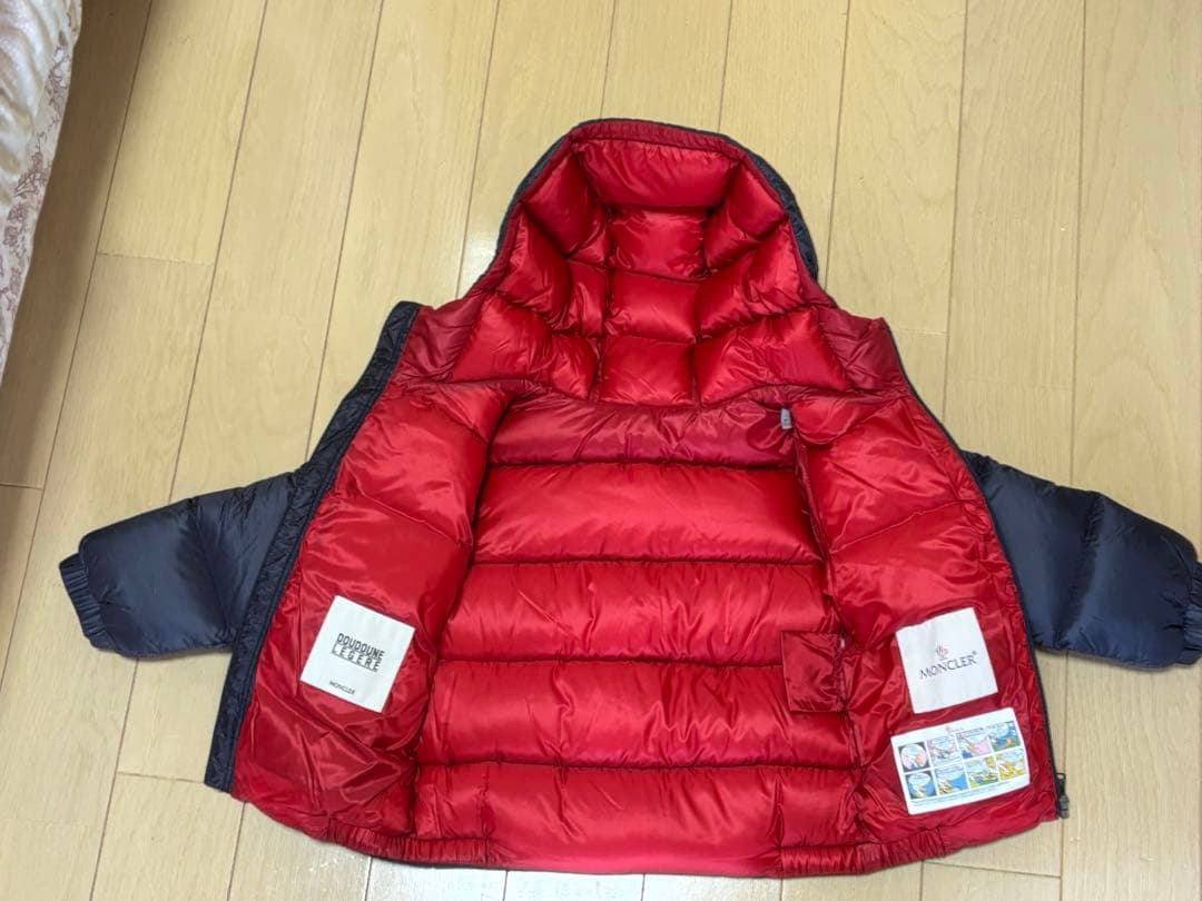 値下げ中！美品！モンクレール　フード付きダウンジャケット ネイビー/レッド