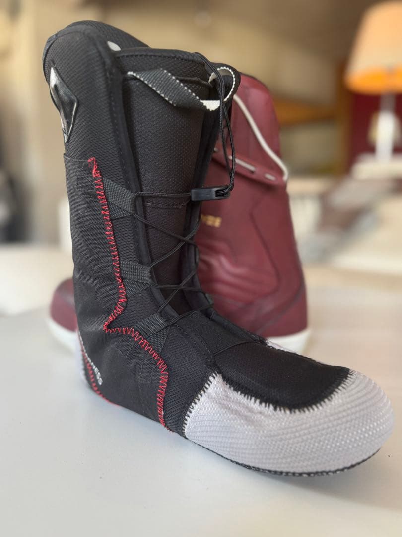 ディーラックス　26.5センチEMPYRE 21-22