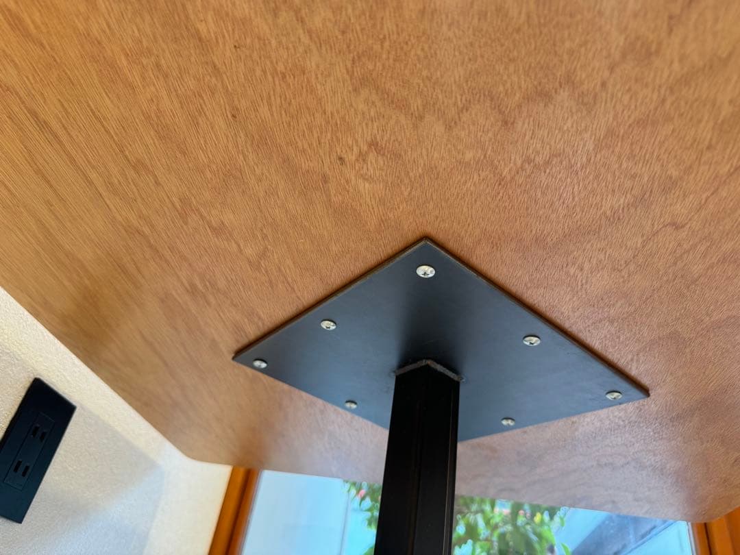 アクメファニチャーACME テーブル　カフェテーブル