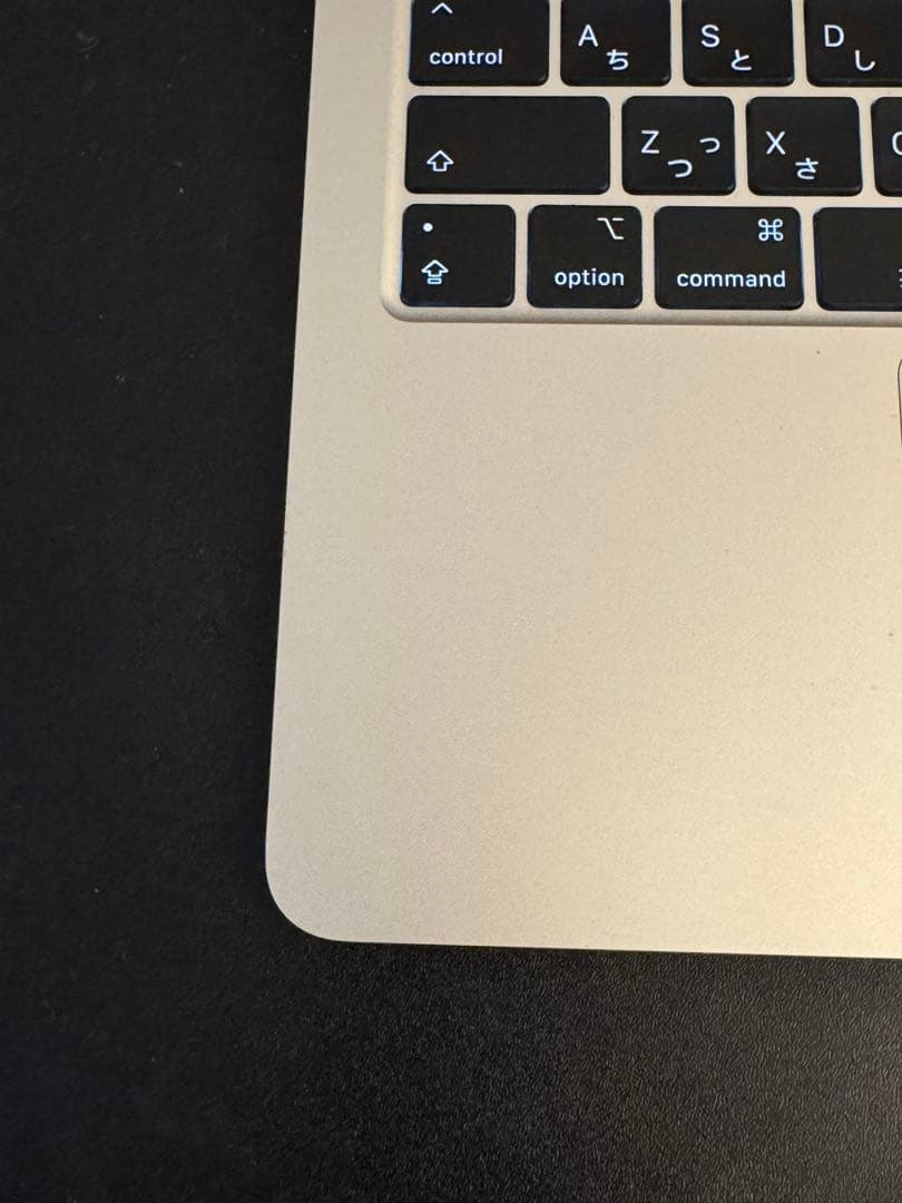 MacBook Air M2 2022（メモリ16GB / 256GB）