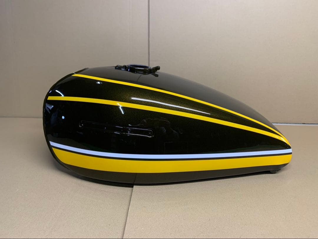 z1 z2 タイガー 外装 リペイント　タンク　サイド テール 未使用 mk2