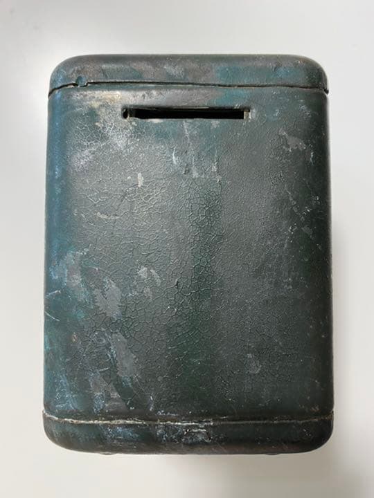 入手困難品！戦前のブリキの金庫の貯金箱