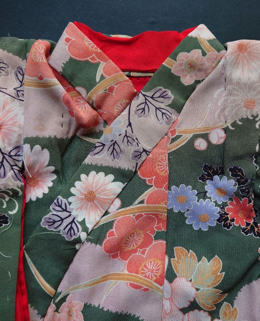 市松人形の着物　薄手の縮緬　振り袖　古布　袷　比翼付き　15号52cm用　緑系