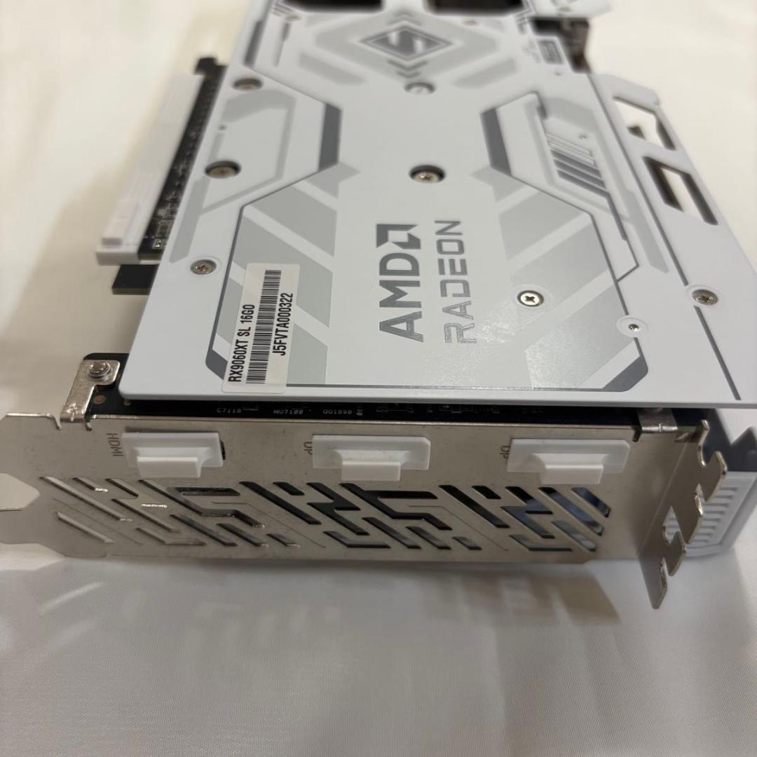 美品 Radeon RX 9060 XT Steel Legend 16GB