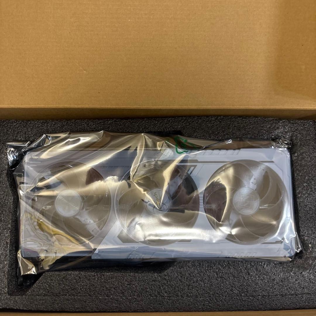 美品 Radeon RX 9060 XT Steel Legend 16GB