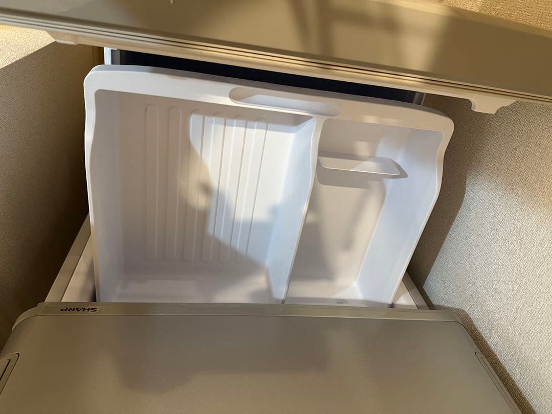 031104 SHARP ノンフロン冷凍冷蔵庫　SJ-W352E-S