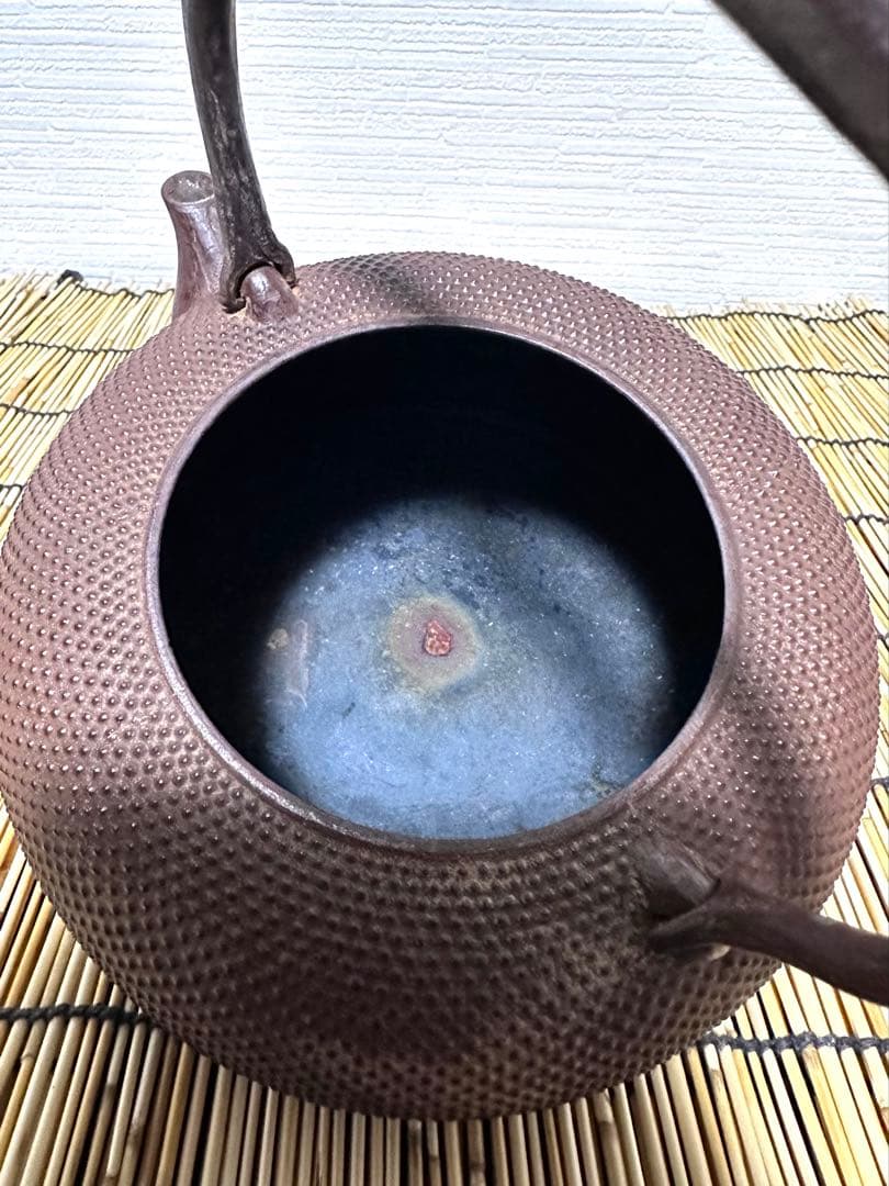 ＵＳＥＤ、良品　南部銘　南部釜師造１２型アラレ　鉄瓶　南部鉄瓶　南部鉄器　鉄瓶