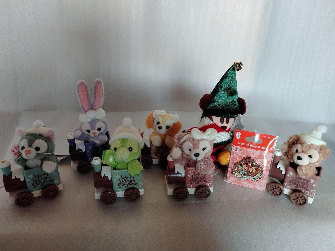 ダッフィーフレンズストラップ　ぬいぐるみバンド　リゾート限定2022寅ピンバッジ