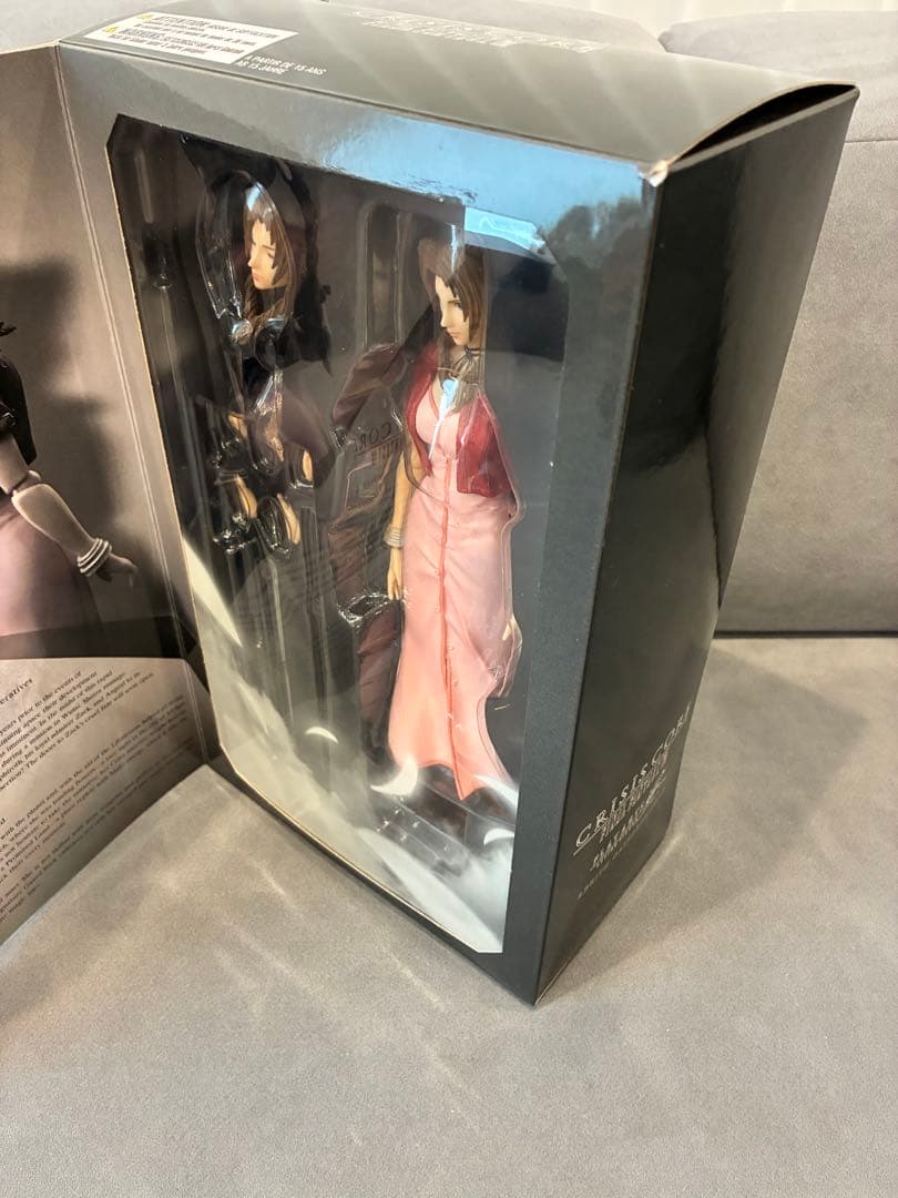 ファイナルファンタジー FF7 エアリス プレイアーツ改 クライシスコア