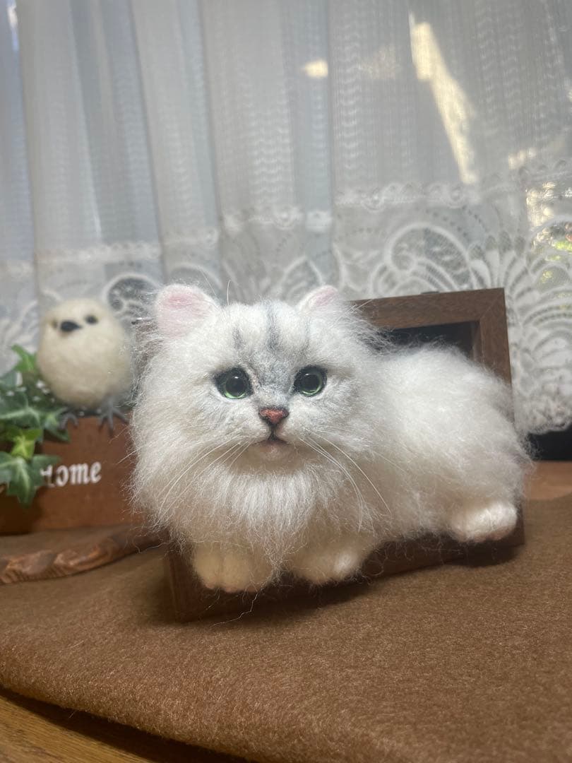 羊毛フェルト　猫　チンチラシルバーちゃんBOX型フレーム
