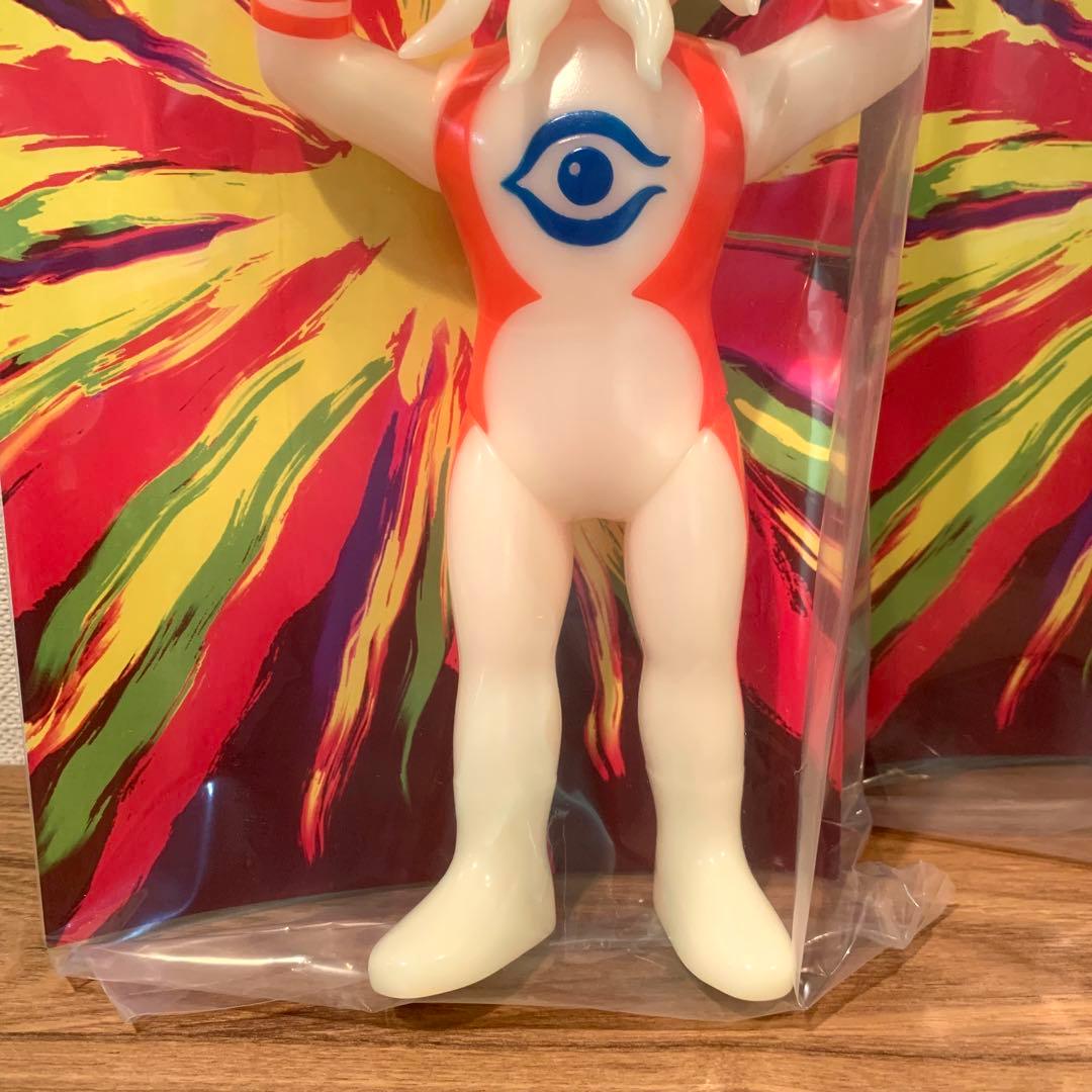 超復刻版タローマンソフビ人形　ノーマル　蓄光　2体セット