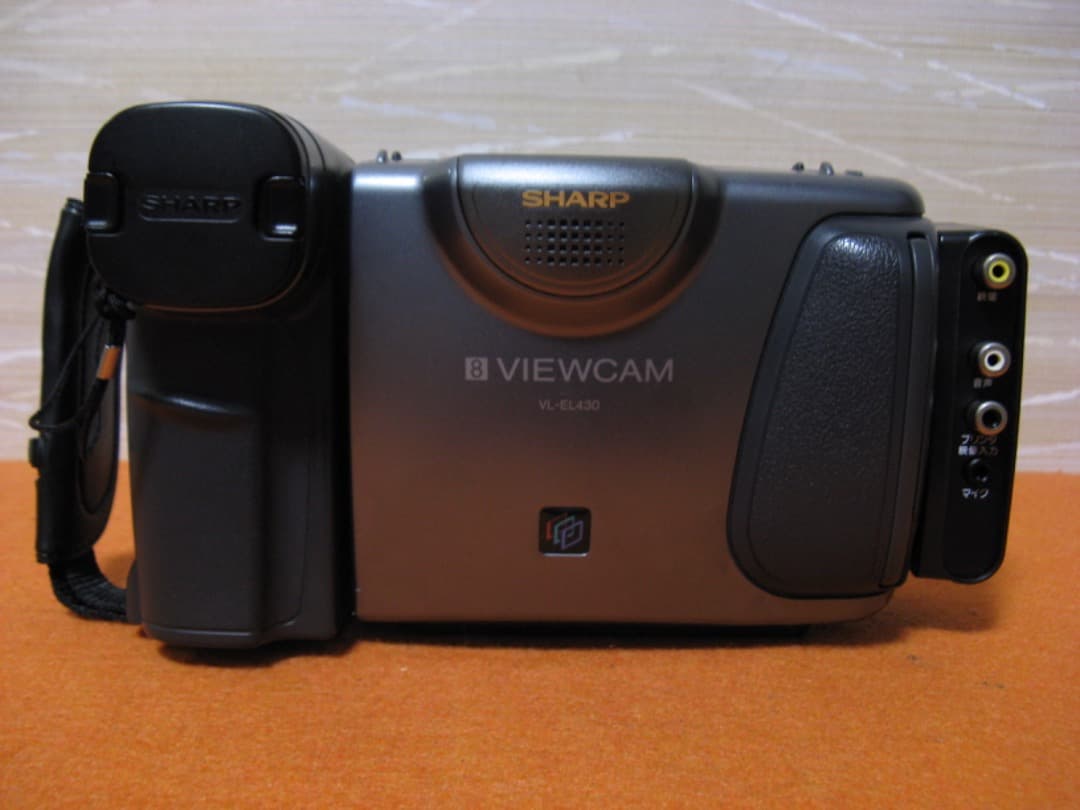 テープ再生動作OK❗️☆シャープの液晶8ミリビデオカメラ・VL-EL430