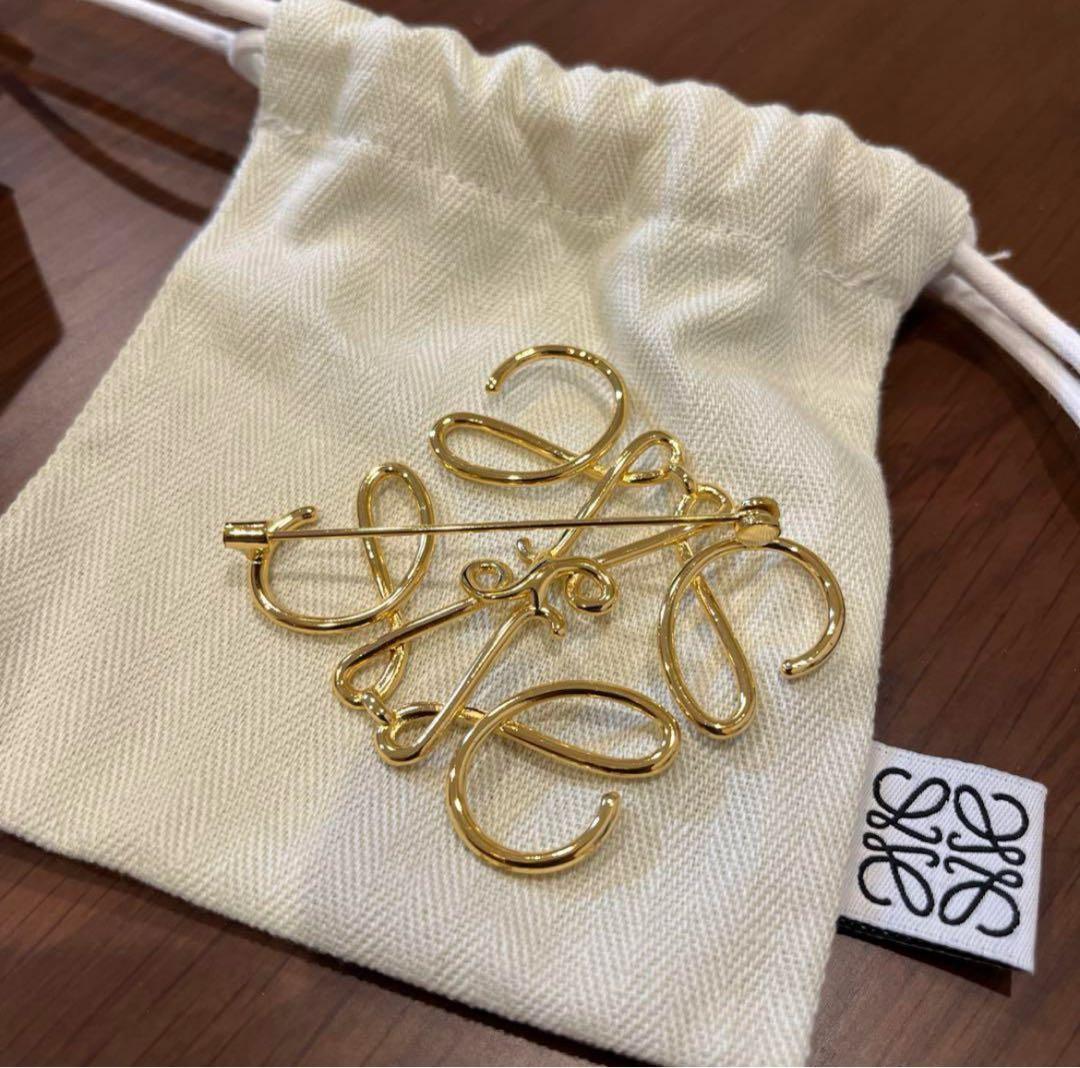 本日限定価格！大人気★ 未使用ロエベLOEWE ブローチ