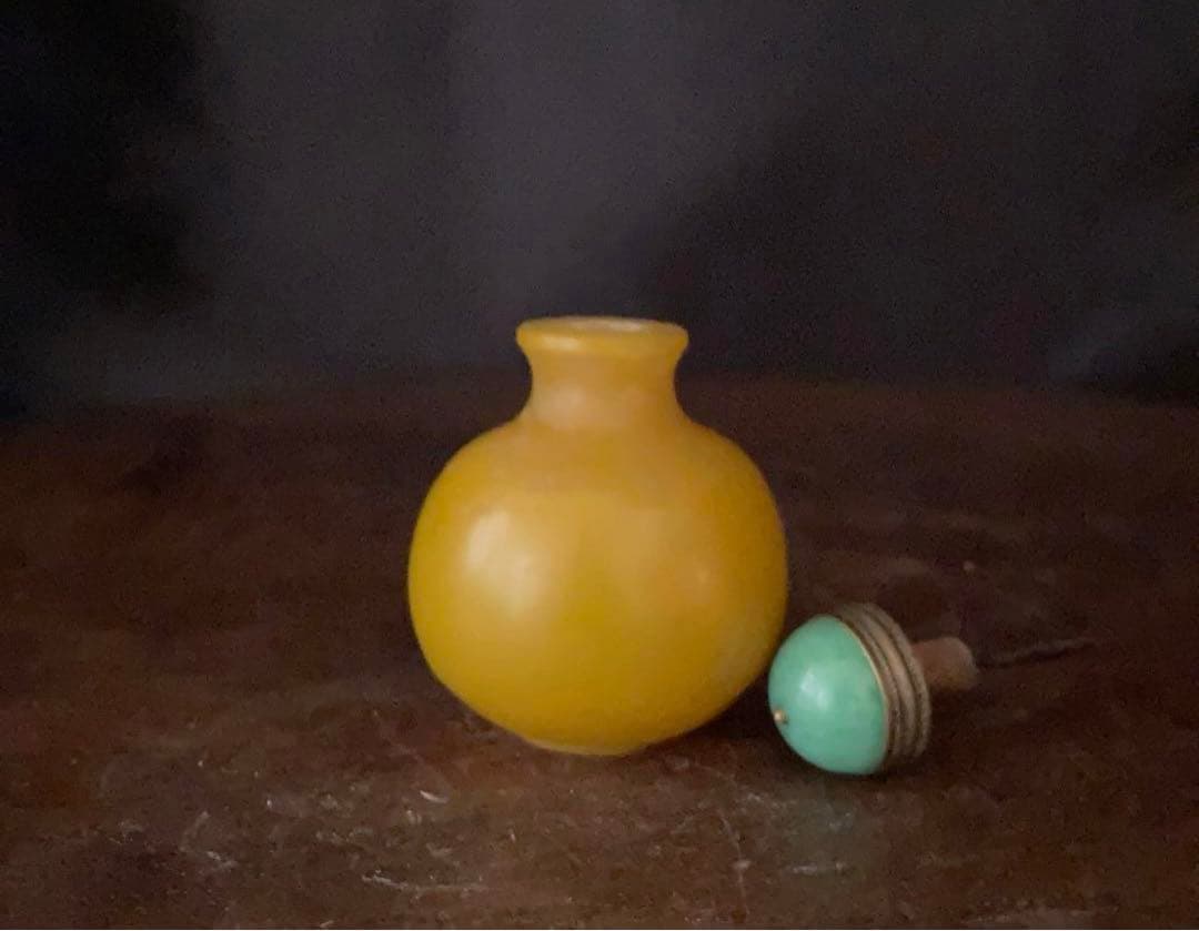 鼻煙壺 中國美術 琉璃 雞油黃 時代（清末〜民国）