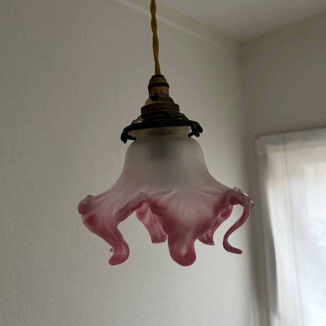 アンティーク⭐︎ペンダントライト ピンクとホワイトのガラス