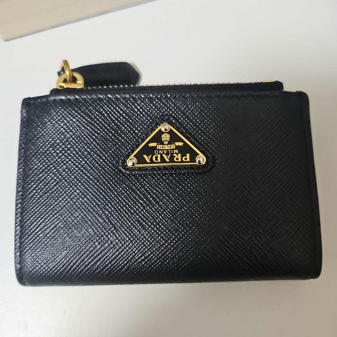 PRADA サフィアーノ トライアングル カードケース