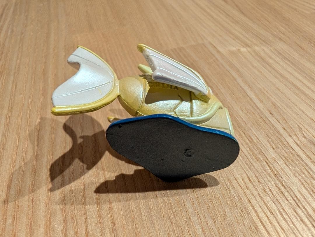 【希少】金のコイキング フィギュア