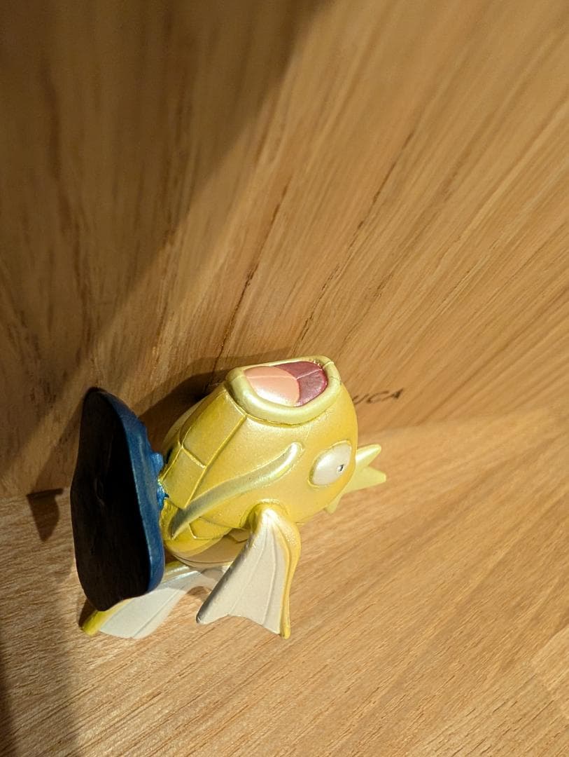 【希少】金のコイキング フィギュア