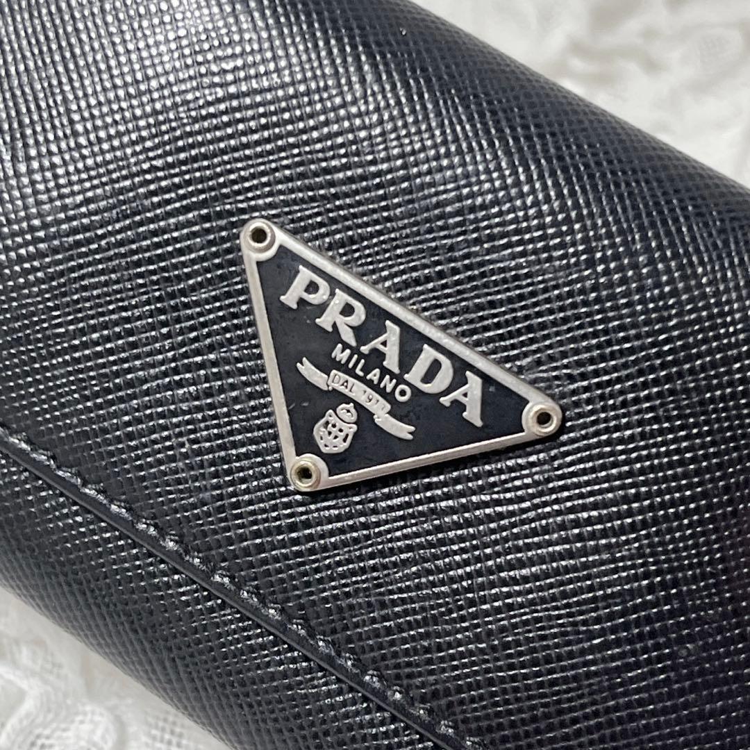 美品✨プラダ 6連キーケース トライアングルロゴ サフィアーノレザー 黒 三角