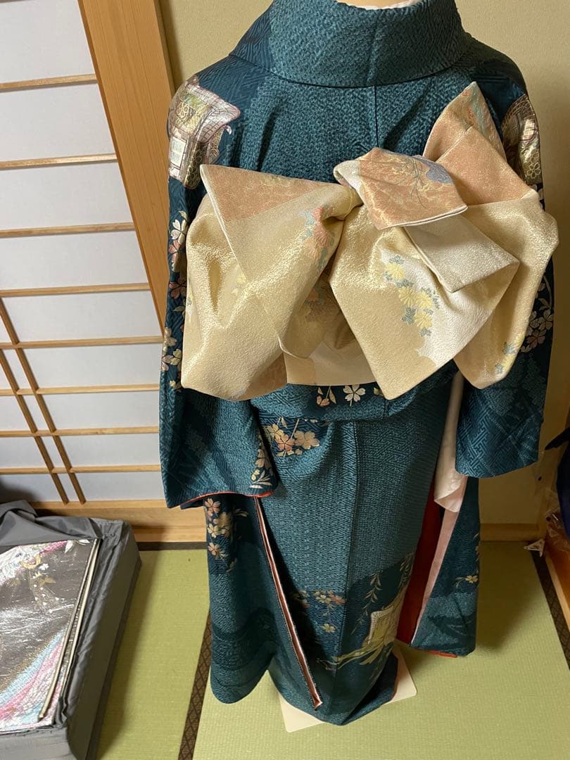 ⭐️セール成人式着てて欲しい豪華振袖　御所車絞り桜ゴールド青緑　振袖のみ