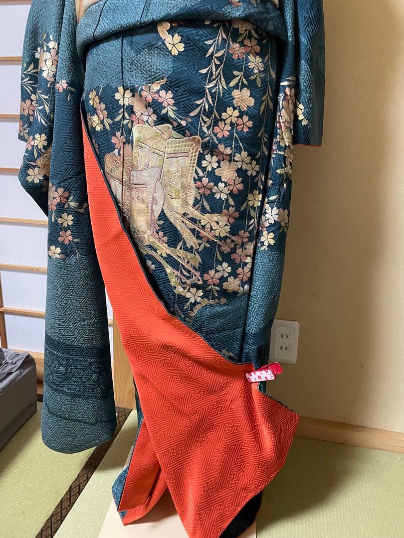 ⭐️セール成人式着てて欲しい豪華振袖　御所車絞り桜ゴールド青緑　振袖のみ