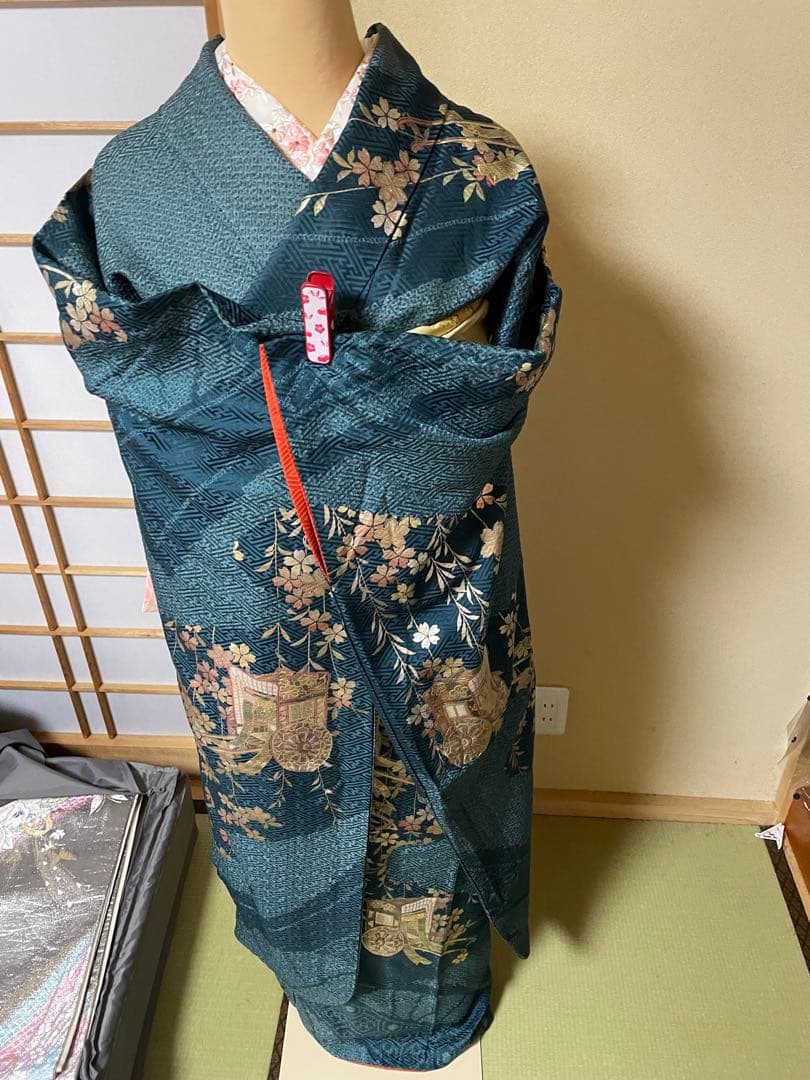 ⭐️セール成人式着てて欲しい豪華振袖　御所車絞り桜ゴールド青緑　振袖のみ