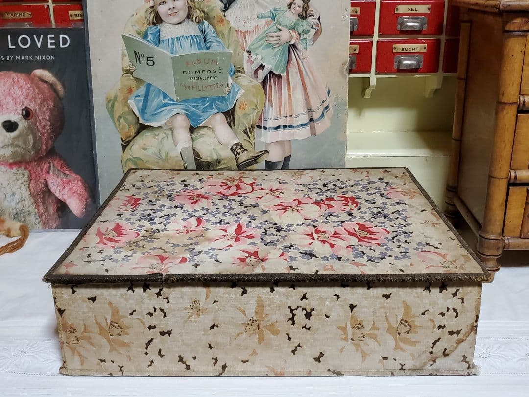 アンティーク　カルトナージュ　花柄ボックス