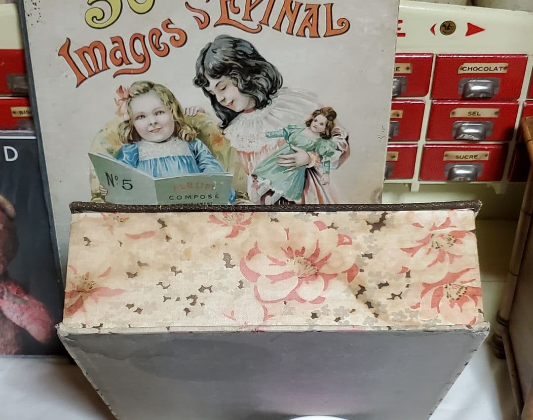 アンティーク　カルトナージュ　花柄ボックス