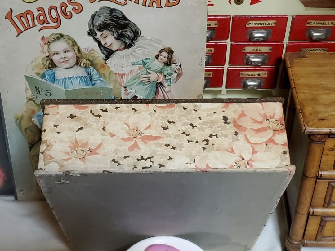 アンティーク　カルトナージュ　花柄ボックス