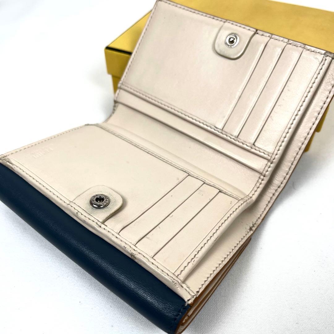 フェンディ　ピーカブー　折り財布　ターンロック　バイカラー　レザー　コンパクト