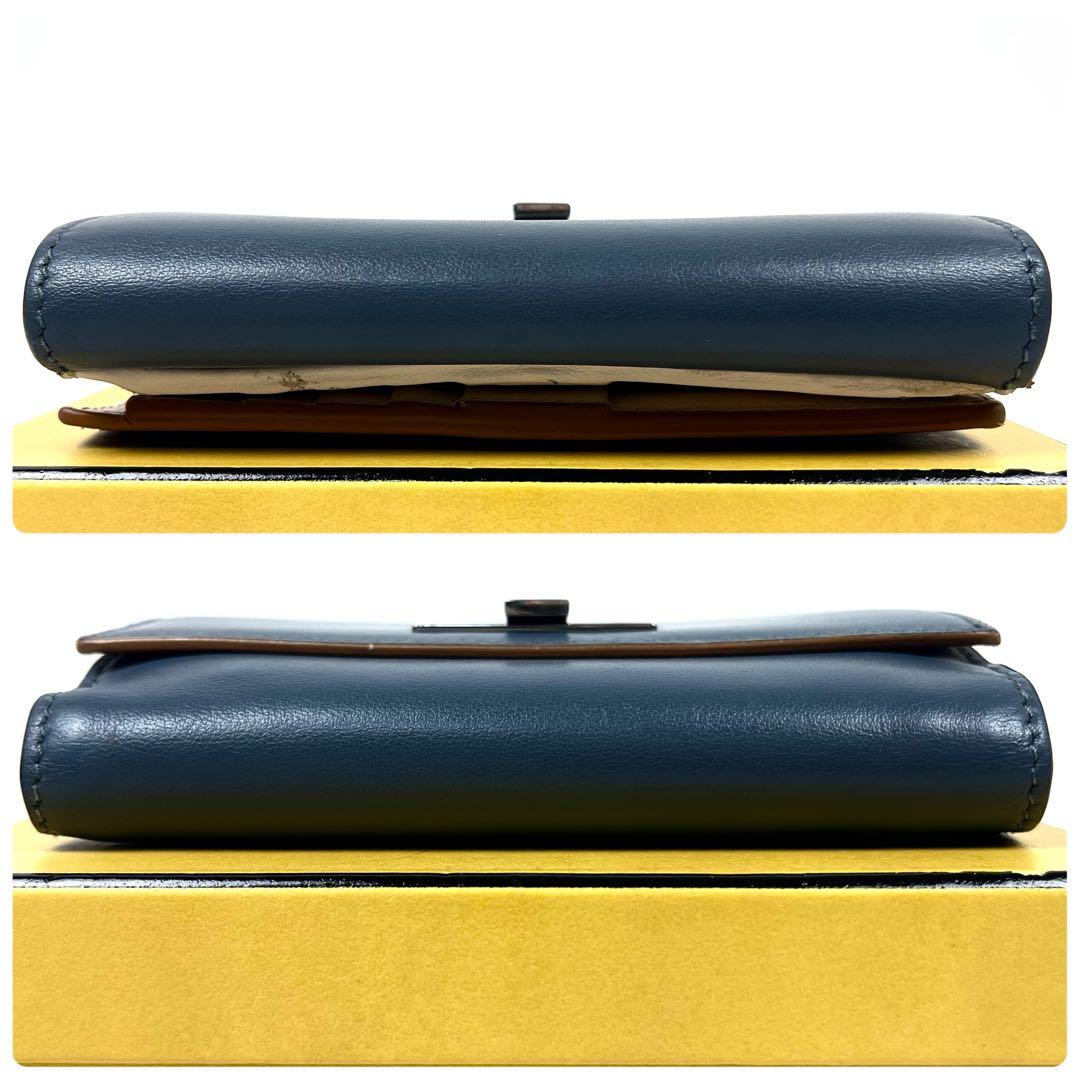 フェンディ　ピーカブー　折り財布　ターンロック　バイカラー　レザー　コンパクト