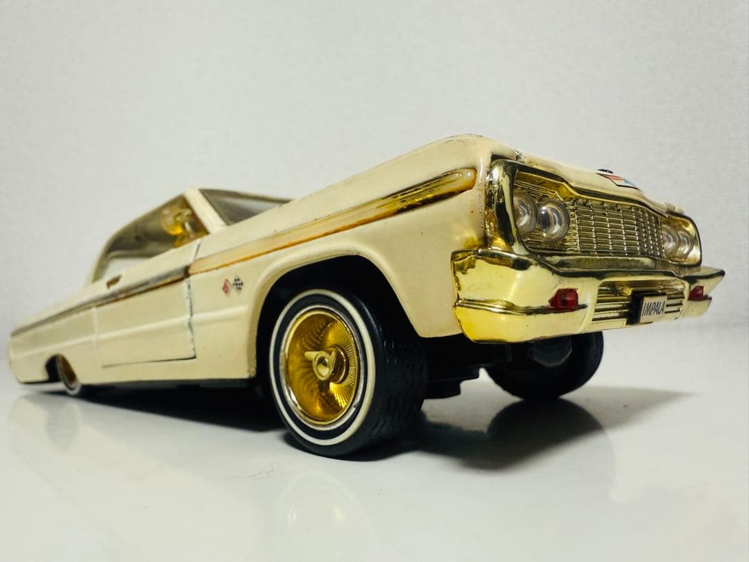 '64 Chevyシボレー Impalaインパラ ローライダー 1/24 改造
