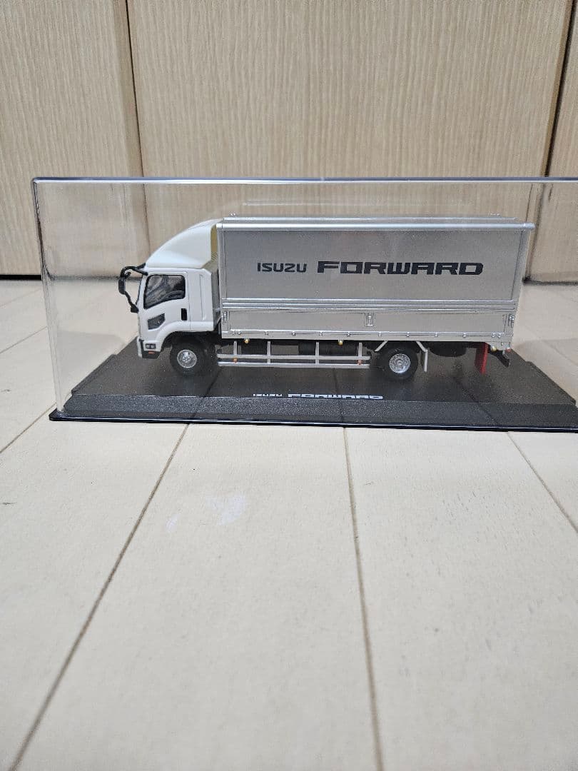 ミニチュア模型ISUZUフォワード1/43 ミニカー