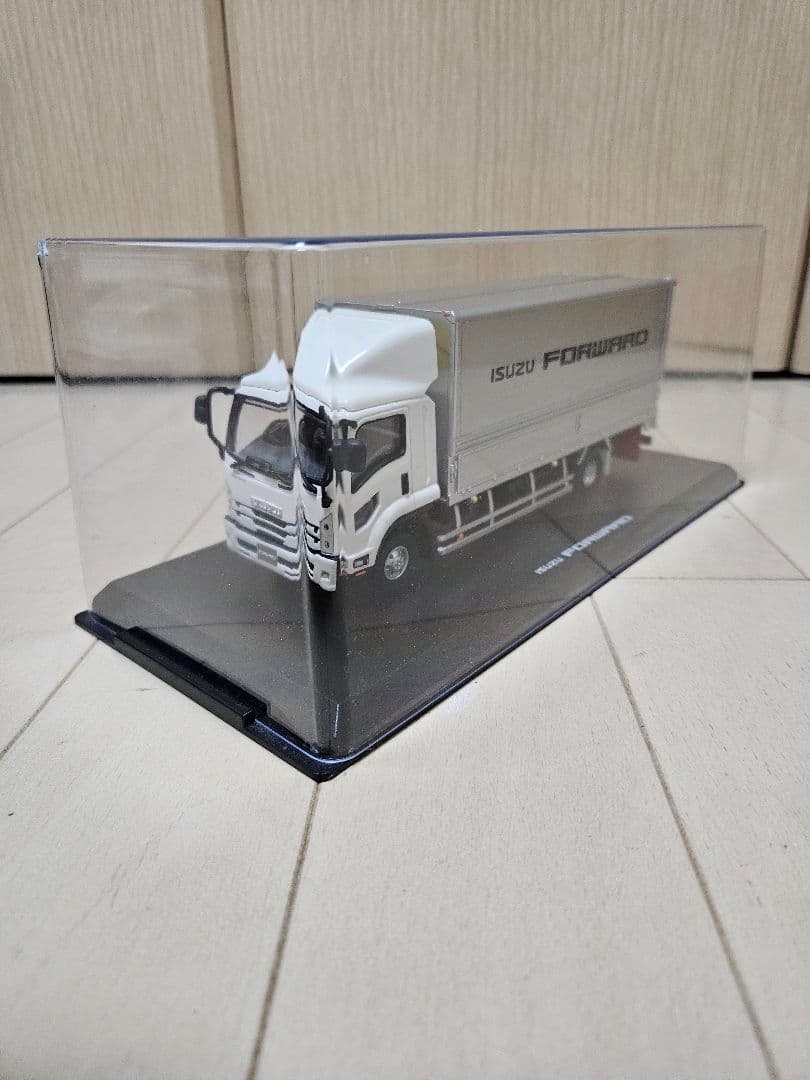 ミニチュア模型ISUZUフォワード1/43 ミニカー