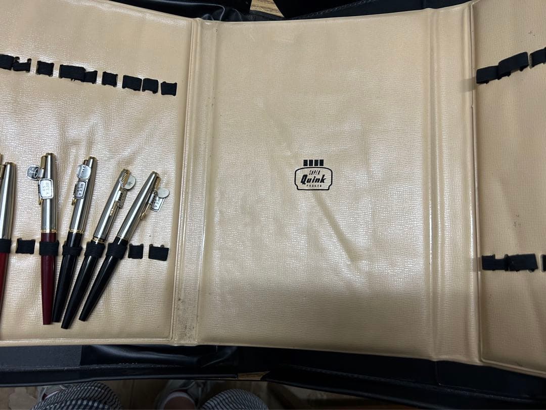 Parker 合成皮革サンプルケースと万年筆6本(昭和46年当時もの)