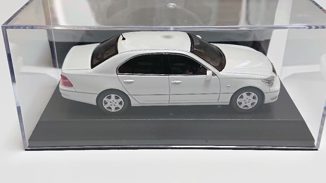 京商 1/43 トヨタ セルシオ 30後期 ホワイトパール