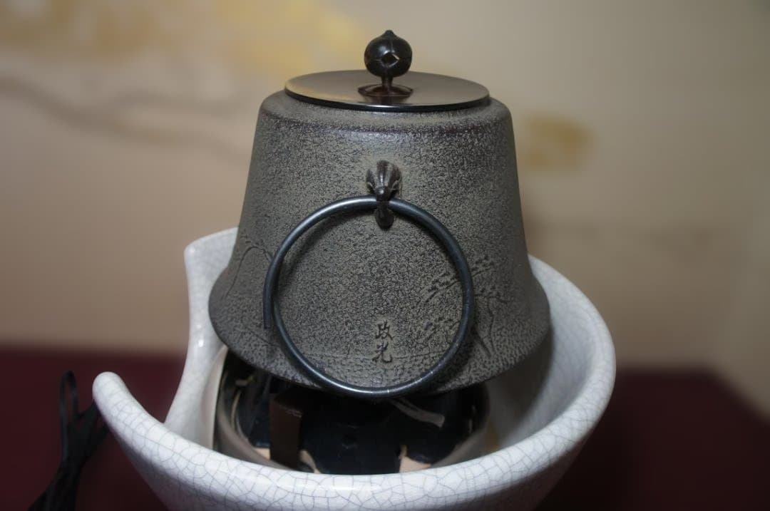 ☆ 野々田 しろ薩摩風炉(紅鉢型)電熱器 在銘富士釜 釜鐶他フルセット送料込み