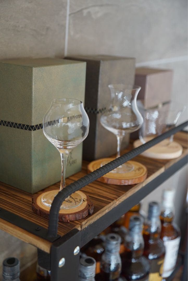 ウィスキーラック　男前インテリア　棚　インダストリアル　収納　お酒