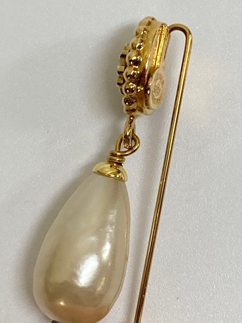 シャネル/CHANEL クローバーモチーフ　ピンブローチ　フェイクパール