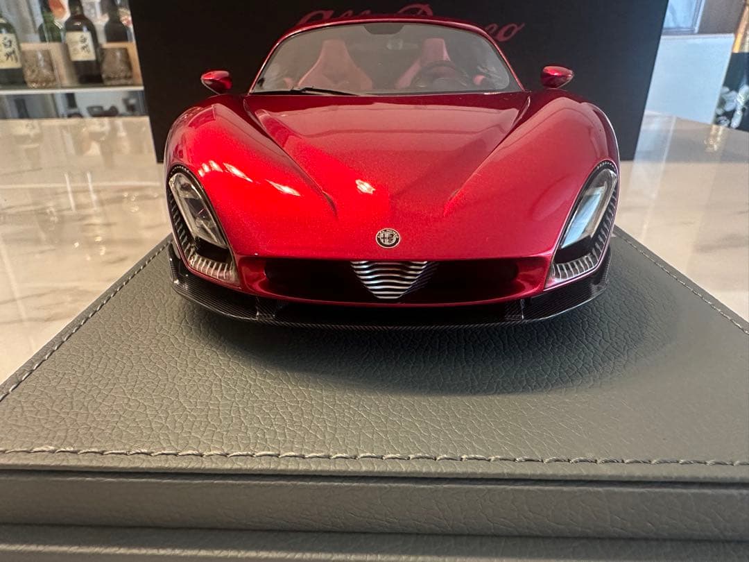 新品希少 BBR 1/18 アルファ ロメオ 33 Stradale ミニカー