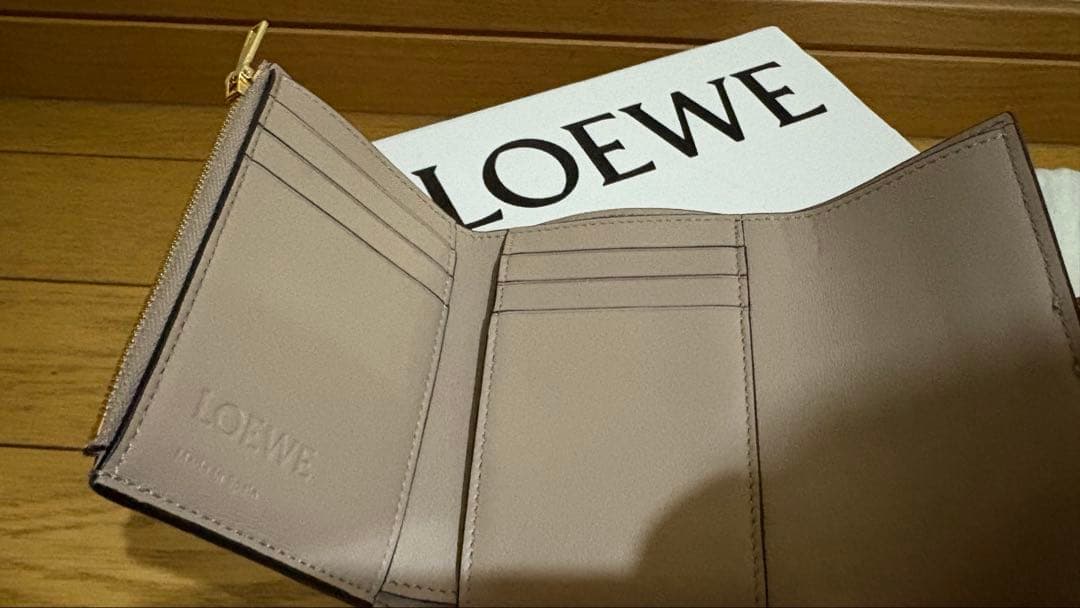 ロエベ バーティカル ウォレット スモール 3つ折り財布