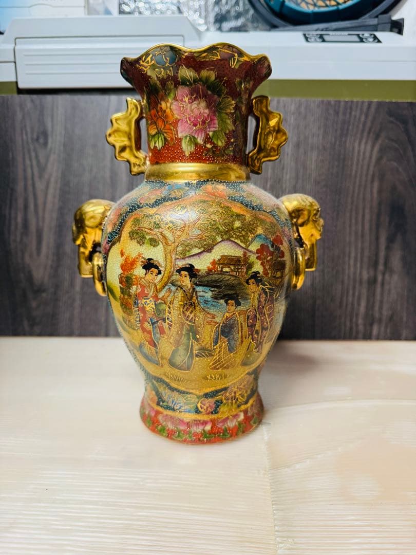 薩摩焼「武者合戦図」壺金彩 耳付 縁起物 アンティーク飾り物 置物 時代物 飾壺