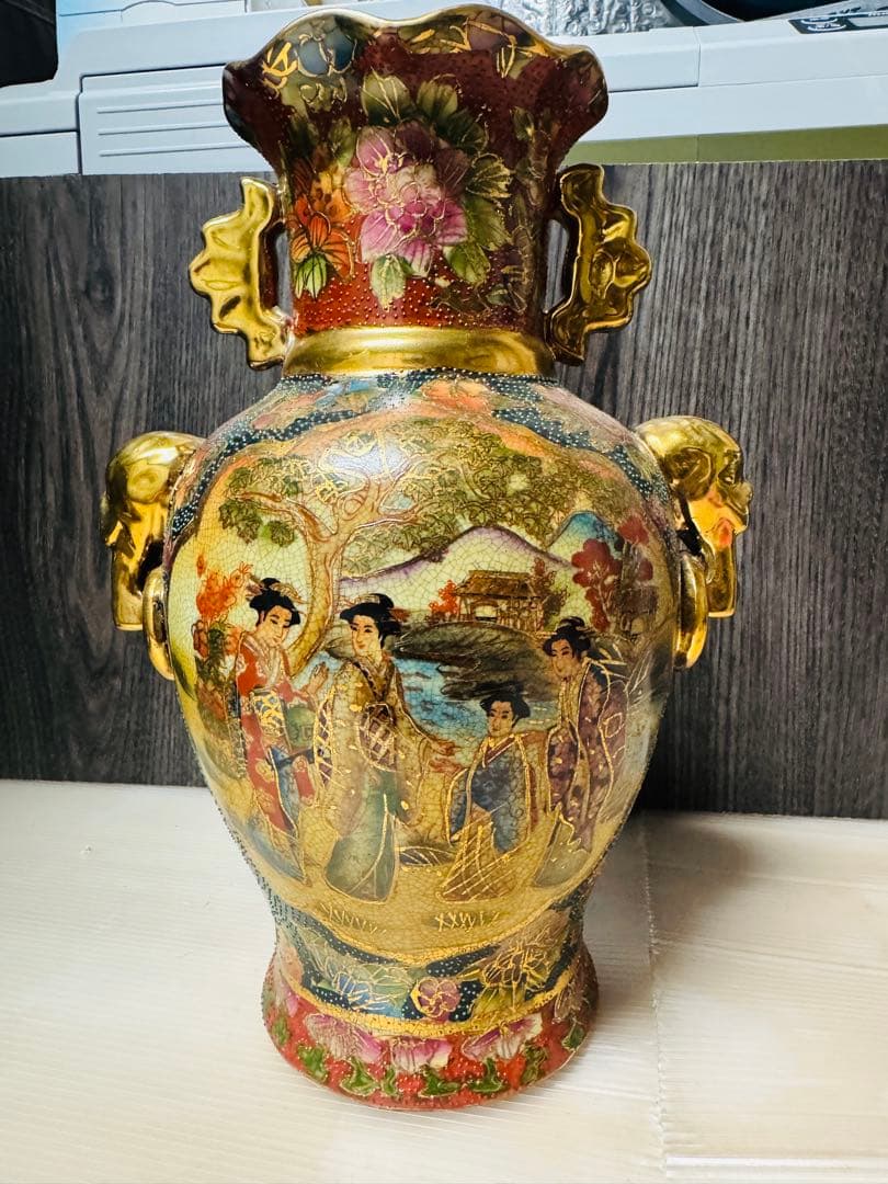 薩摩焼「武者合戦図」壺金彩 耳付 縁起物 アンティーク飾り物 置物 時代物 飾壺