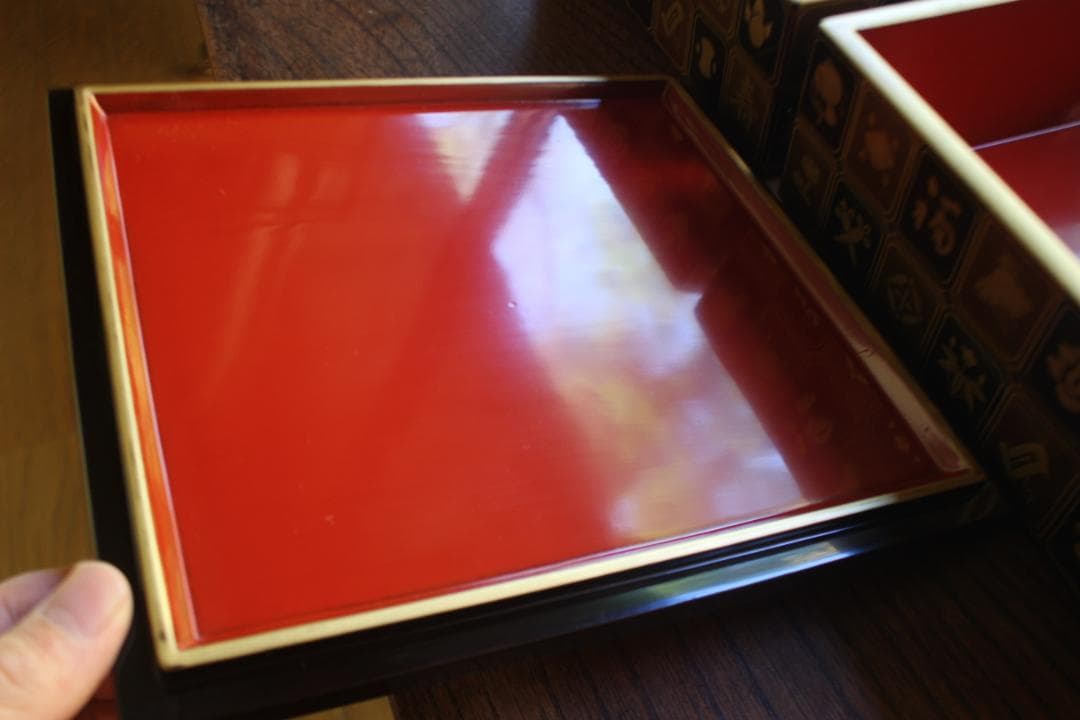 デッドストック！内朱金縁黒漆に極上宝尽蒔絵の映える二段重（検輪島塗重箱お重